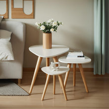 Carregar imagem no visualizador da galeria, Kit Trio Jogo de Mesinhas Lateral Sala Pé Palito Retro Tampo Orgânico