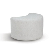 Carregar imagem no visualizador da galeria, Conjunto Poltrona Oasi Giratória com Almofada Solta e Pouft Meia-Lua